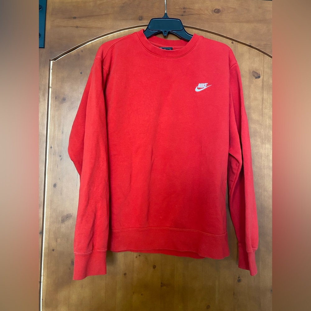Nike Men's Red Crewneck Sweatshirt Medium